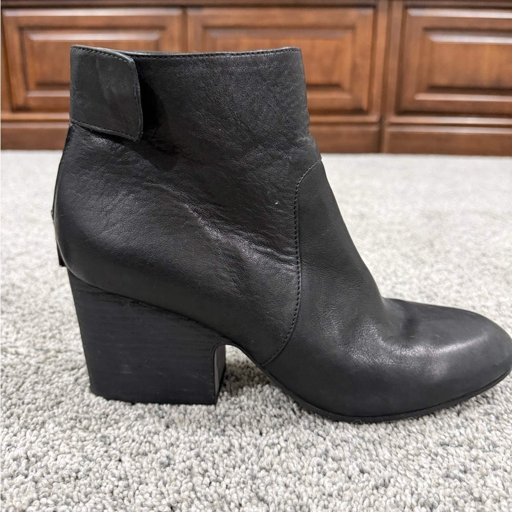 Eileen Fisher Harris Tumbled Black Leather Ankle Boots Block Heel Women’s US 9.5